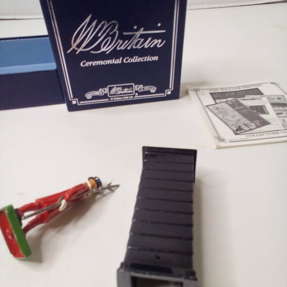 Britains Ceremonial Collection Sentry Box Beefeater Soldier Metal #00088 - Picture 10 of 14